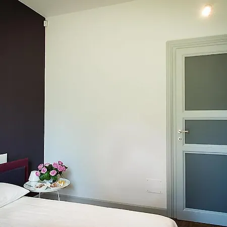 Sleeps 6 Pool Air Con Wifi * Ossuccio
